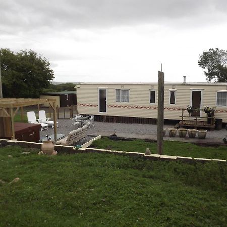 Villa Marsh Water Ponds Fishery Kidwelly Exterior foto